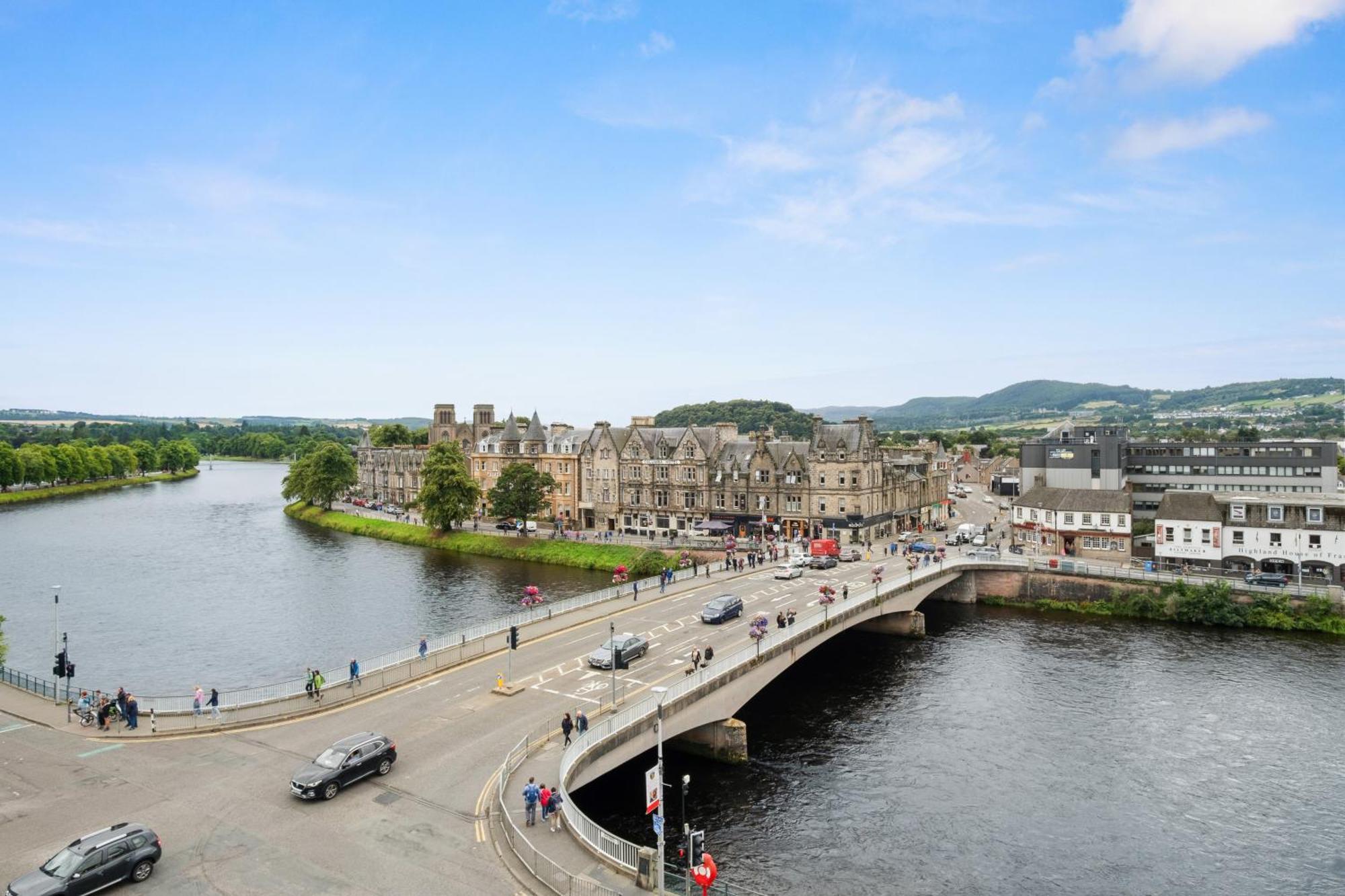 By The Bridge By Toppo Inverness Exterior foto